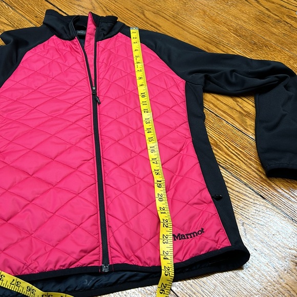 Marmot pink and black zip front fleece jacket.  Size Medium. Good condition - Picture 13 of 14